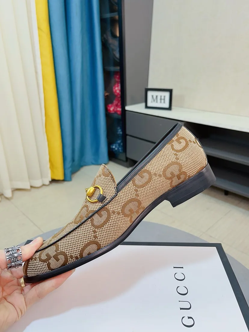 Men's shoes💰520🌸🌸【GUCCi】Original calfskin, water-dyed cowhide lining, original outsole, men's and women's fashion, formal casual leather shoes, slip-on men's and women's shoes series, young fashion, European and American trends, British style, random matching, comfortable feet, standard code: men's size 38-44 (45 can be customized)\nGrade: same style as the official website, original quality